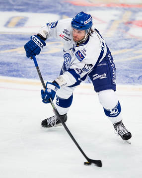 Leksands Matt Lashoff med pucken