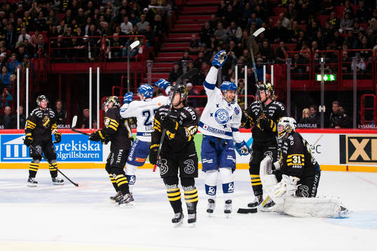 Leksands Pär Edblom och Fabian Brunnström jublar