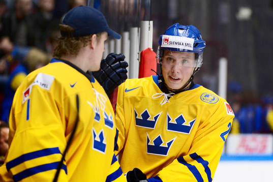 Sveriges Oskar Sundqvist vilar sig i båset