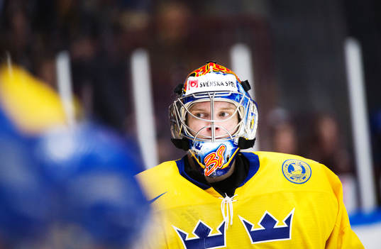 Sveriges målvakt Oscar Dansk