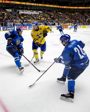 Sveriges Jesper Pettersson och Finlands Saku Kinunen och