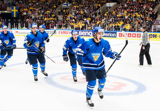 Finlands Teuvo Teravainen jublar