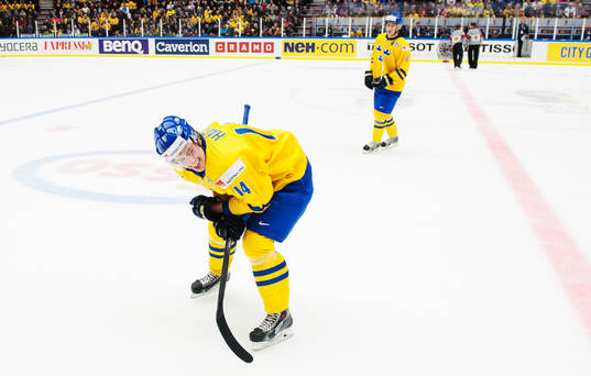 Sveriges Robert Hägg räcker tunga åt motståndarna