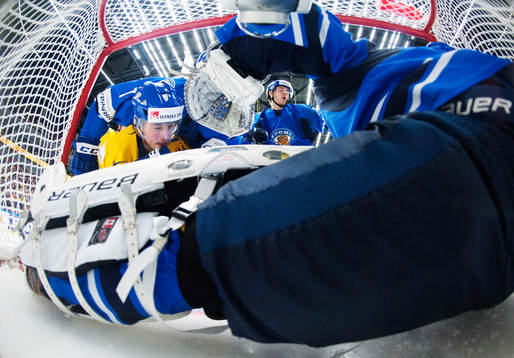 Sveriges Elias Lindholm utmanas av Finlands Esa Lindell och