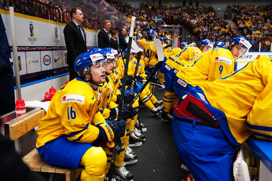 Sveriges Filip Forsberg sitter på bänken