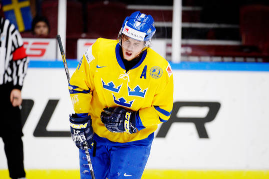 Sveriges Elias Lindholm grimaserar illa
