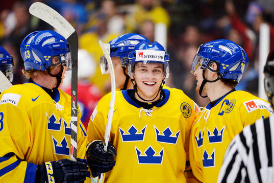 André Burakovsky i Sverige gratuleras