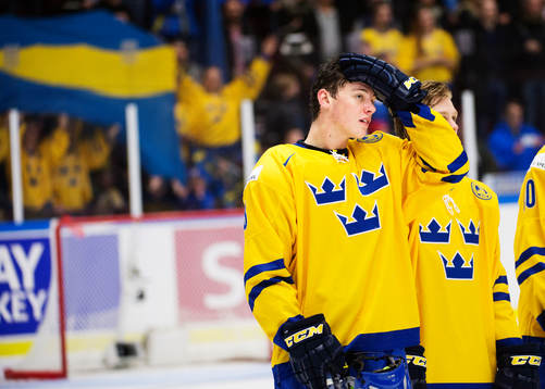 Sveriges André Burakovsky vid nationalsången