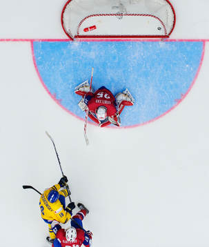 Sveriges André Burakovsky skjuter in 0-5 bakom Norges