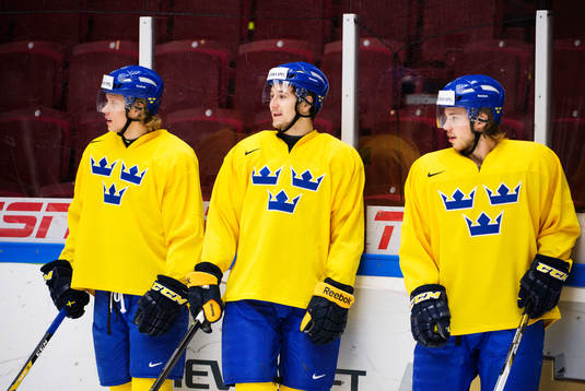 Jacob de la Rose, Filip Forsberg och Elias Lindholm på