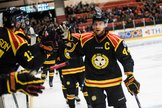 Brynäs Jacob Blomqvist jublar