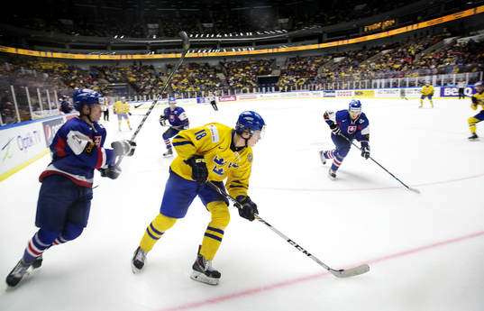 Sveriges André Burakovsky och Slovakiens Pavol Skalicky
