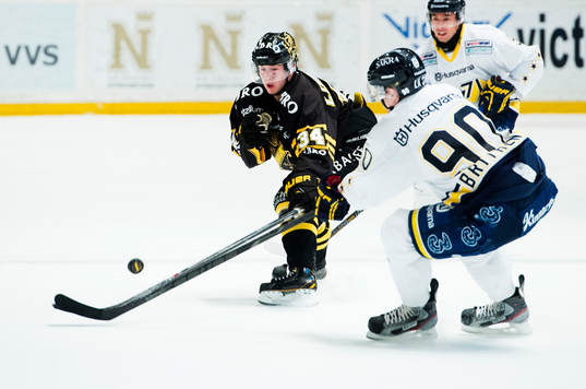 s Michael Lindqvist  mot HV71:s  Ted Brithén