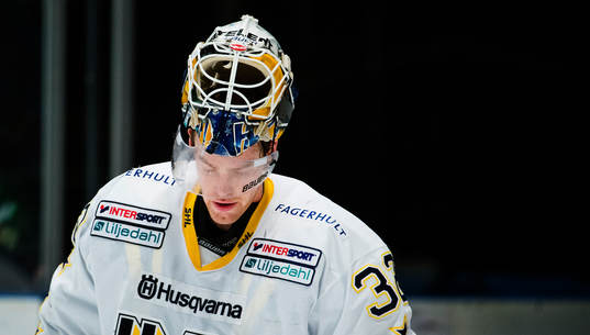 s målvakt Gustaf Wesslau deppar