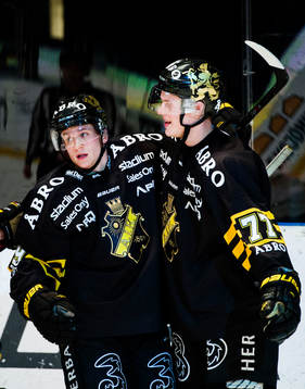s Marcus Nilsson  jublar med Jacob Spångberg