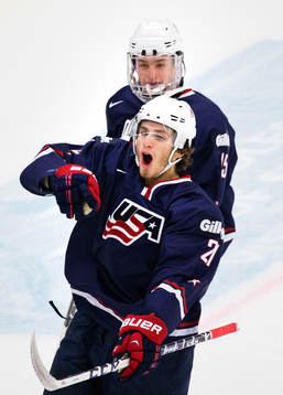 s Ryan Hartman jublar