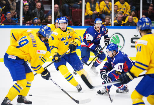 Sveriges Filip Forsberg utmanar Slovakiens Martin Reway