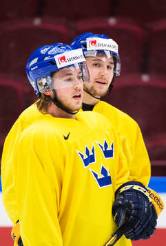 Elias Lindholm och Filip Forsberg på Sveriges träning