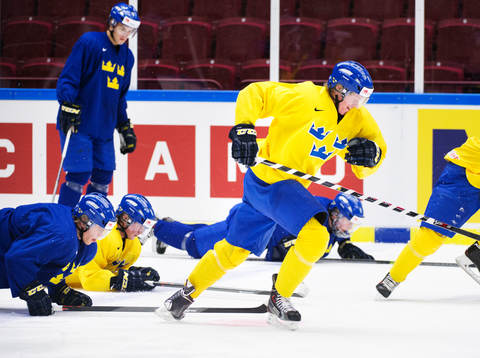 Gustav Olofsson spurtar på Sveriges träning