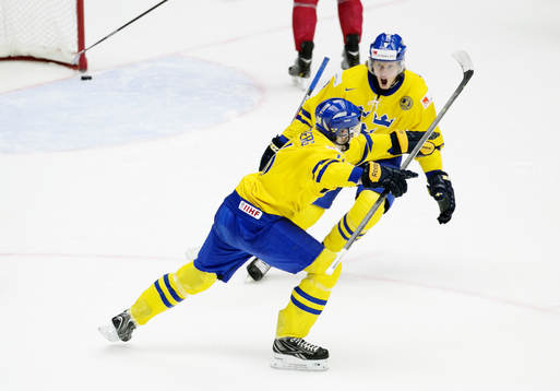 Sveriges Filip Forsberg har gjort 1-0 och jublar med Jacob