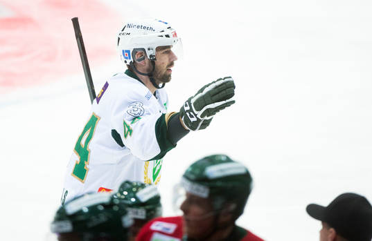 Färjestads Milan Gulas jublar