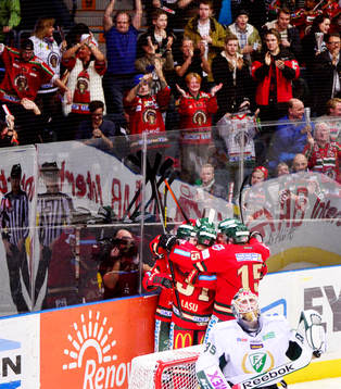 Jubel hos Frölunda och hos Anton Axelsson
