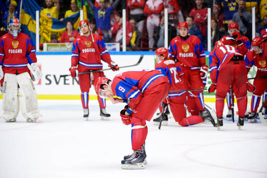 Anton Slepyshev i Ryssland och hans lagkamrater deppar