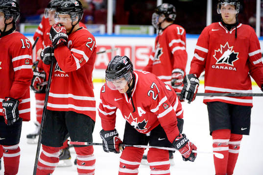 Scott Laughton, Jonathan Drouin och deras lagkamrater deppar