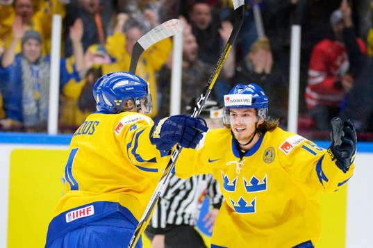 Christian Djoos och Sebastian Collberg jublar