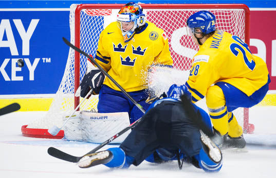 Sveriges målvakt Oscar Dansk