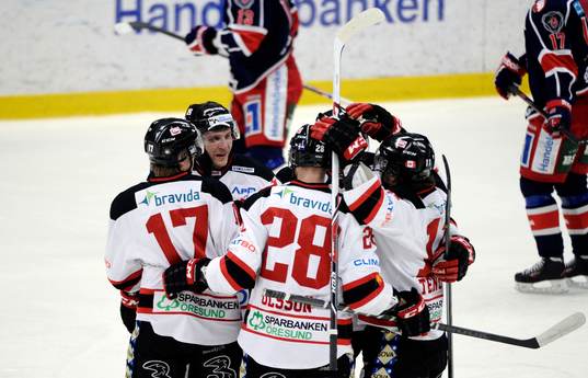 Malmö Redhawks Daniel Viksten jublar