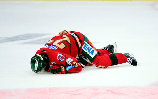 Frölundas Robin Figren har krockat med Leksands Pär