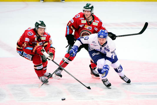 Luleåse+Mattias Nilsson och Frölundas Mats Rosseli Olsen