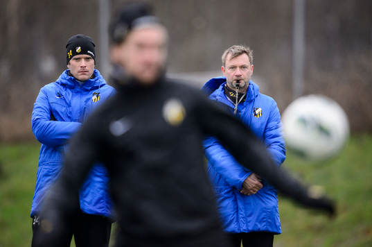 Bläddra bland fler bilder av Fotboll, Träning, Häcken