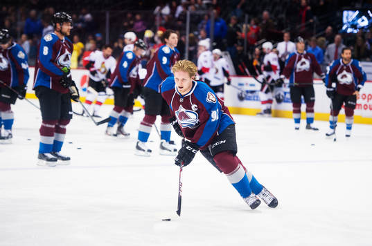 Colorados Gabriel Landeskog värmer upp
