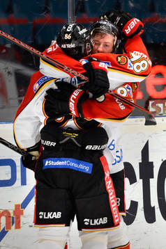 Luleås Per Ledin kramar om Linus Klasen