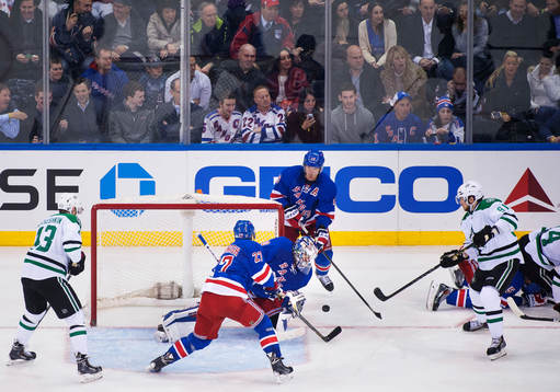 Dallas Tyler Seguin oroar framför New Yorks målvakt