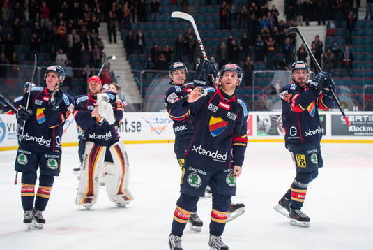 Djurgårdens spelar tackar publiken