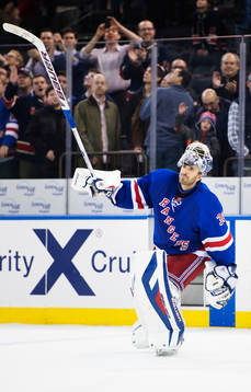 New Yorks målvakt Henrik Lundqvist jublar när han utses