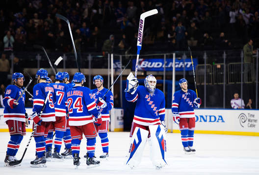 New Yorks målvakt Henrik Lundqvist jublar