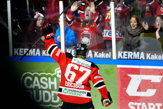 Malmö Redhawks Tobias Ericsson firar