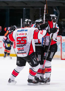 Spelarna i Karlskrona jublar