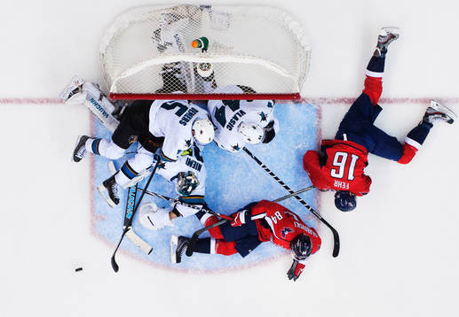 San Joses målvakt Antti Niemi, Jason Demers och