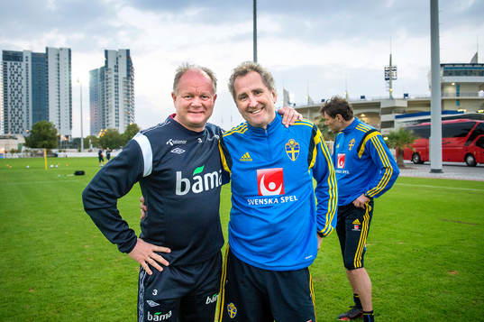 Sveriges förbundskapten Erik Hamrén tillsamman med Norges