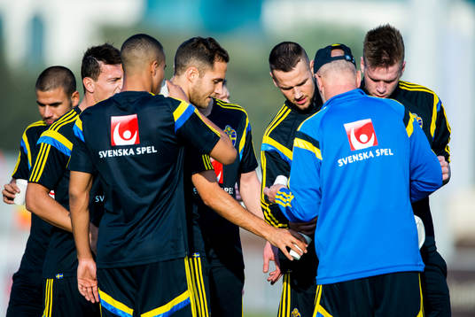 Vattenpaus med bl.a. Erton Fejzullahu, Niklas Backman och