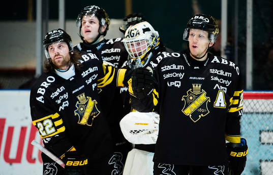 s Daniel Josefsson och Christian Sandberg jublar med sina