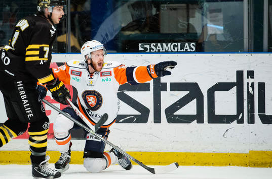 s Brett Carson och Växjös Liam Reddox