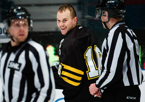 s Theodor Lennström på väg mot utvisningsbåset