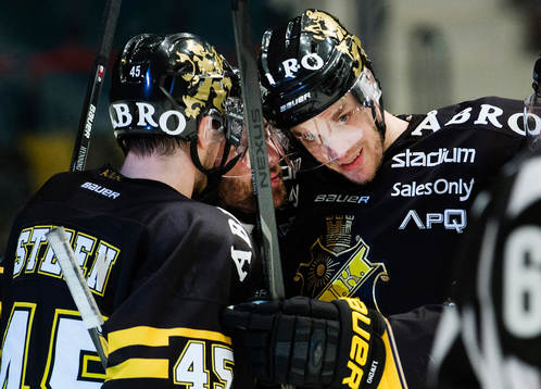 s Fredrik Hynning jublar