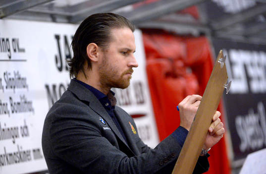 Almtunas assisterande tränare Marcus Ragnarsson